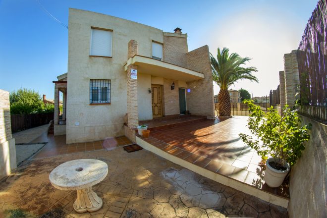 Patio de entrada a Casa Nardo