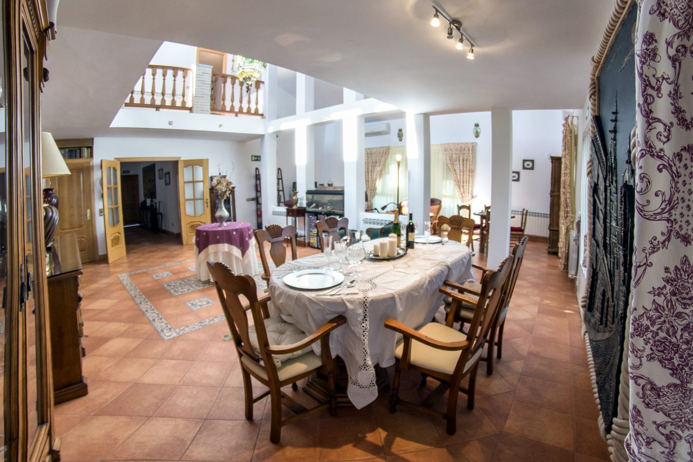 Salón en planta de abajo